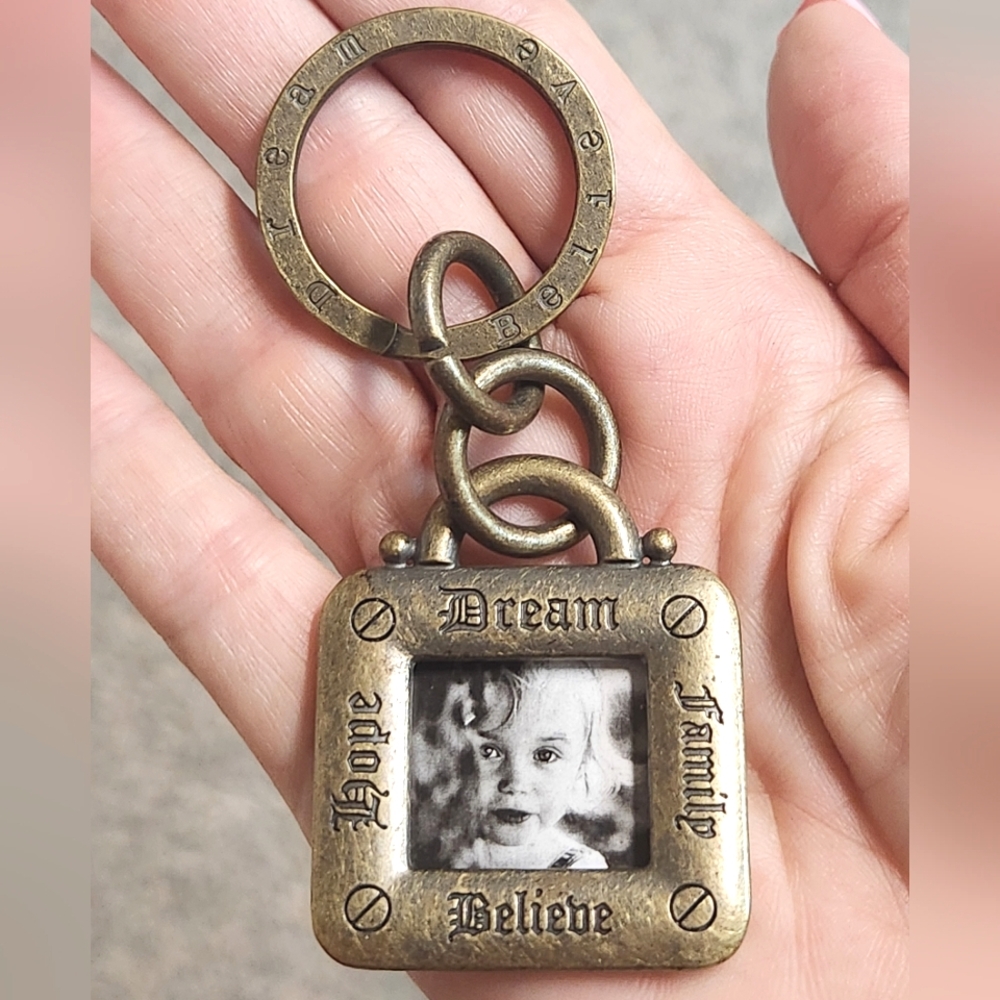 Northern Reflections Dream/Believe Antiqued Brass Photo Keychain